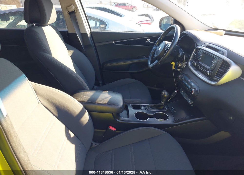 2016 KIA SORENTO 2.4L LX VIN: 5XYPGDA37GG132980