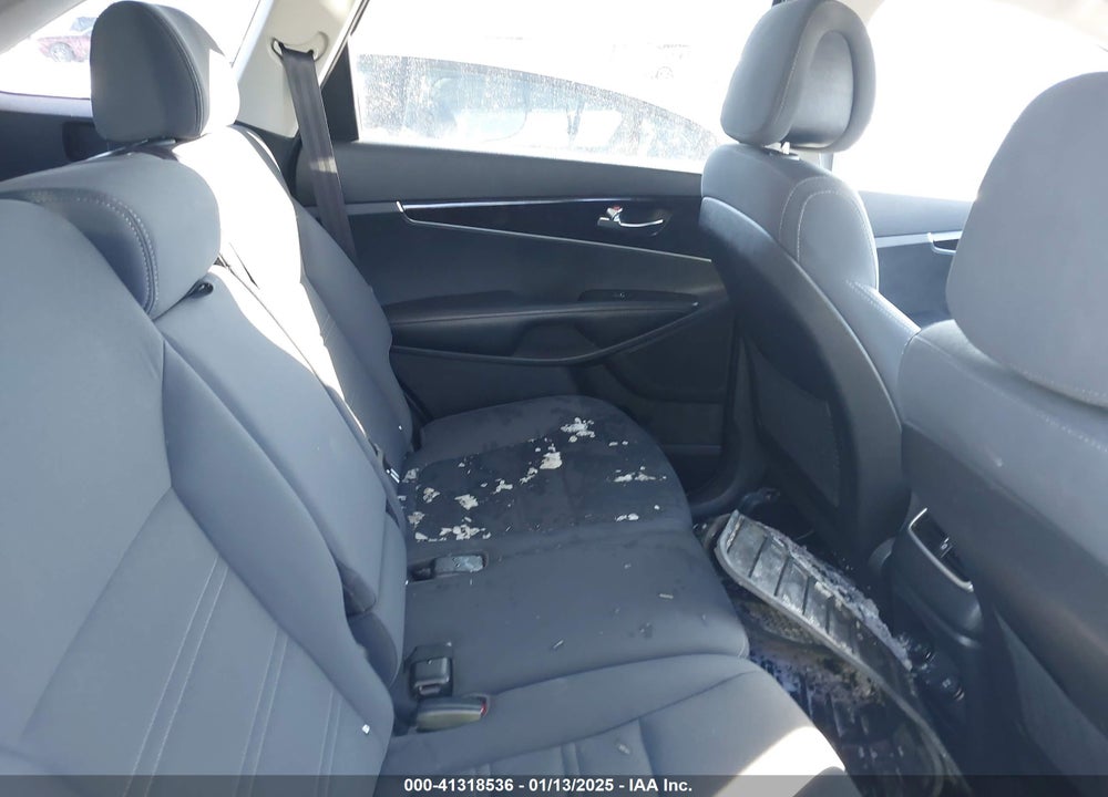 2016 KIA SORENTO 2.4L LX VIN: 5XYPGDA37GG132980