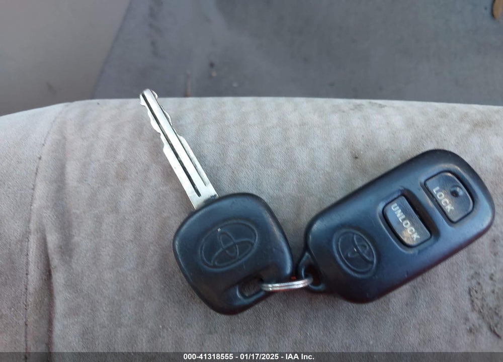 2007 TOYOTA COROLLA LE VIN: 2T1BR32E47C847113