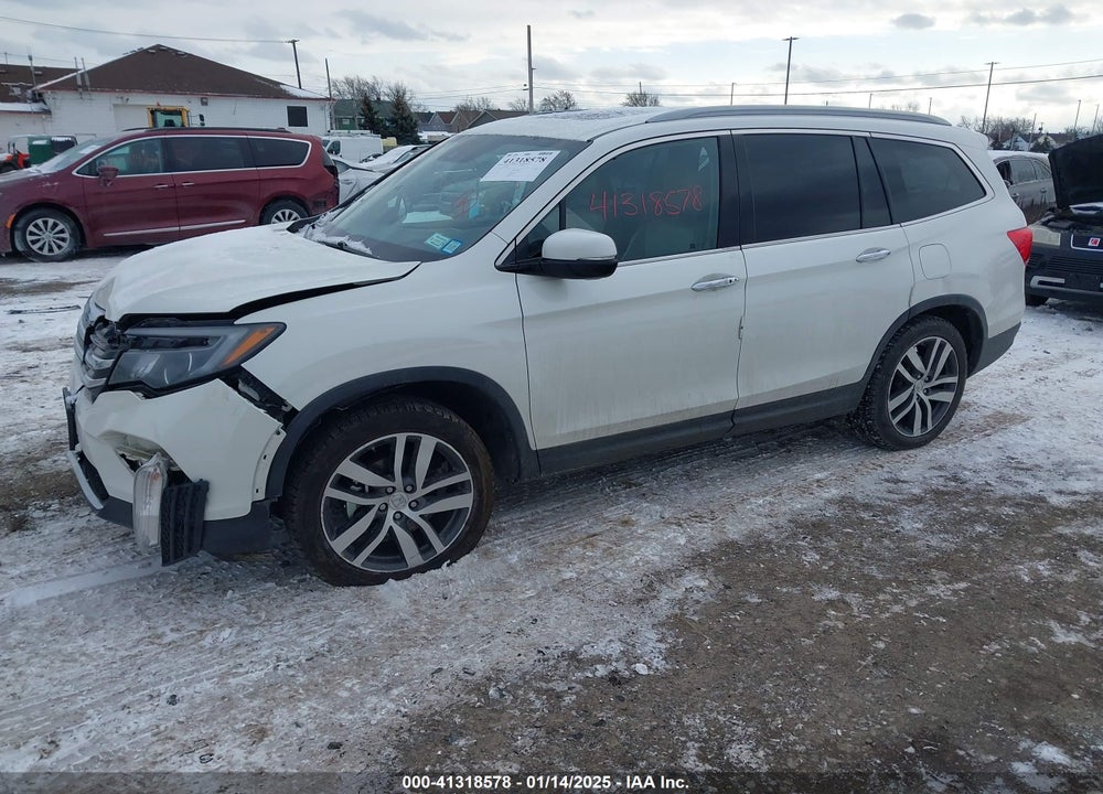 2017 HONDA PILOT TOURING VIN: 5FNYF6H90HB035691