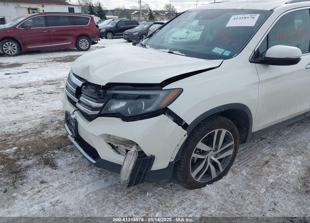 2017 HONDA PILOT TOURING VIN: 5FNYF6H90HB035691