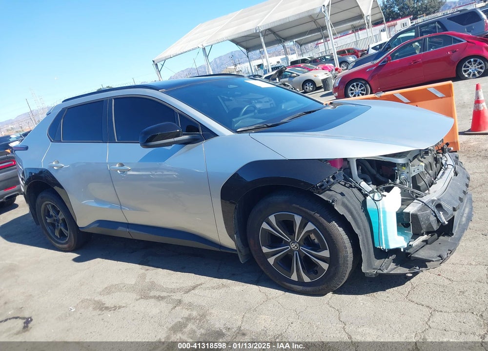 2024 TOYOTA BZ4X XLE VIN: JTMAAAAA5RA033291