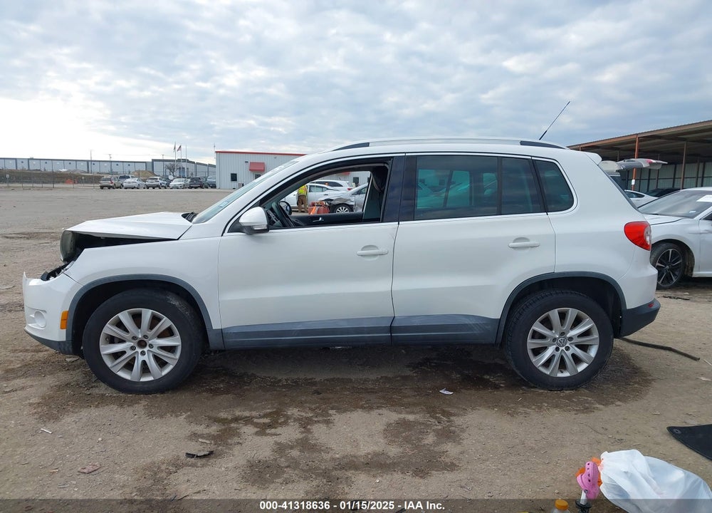 2009 VOLKSWAGEN TIGUAN SE VIN: WVGAV75NX9W528508