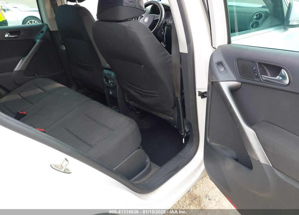 2009 VOLKSWAGEN TIGUAN SE VIN: WVGAV75NX9W528508