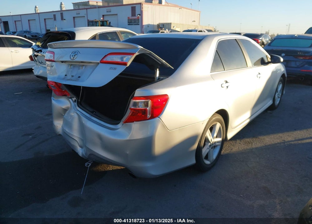 2014 TOYOTA CAMRY SE VIN: 4T1BF1FK0EU824713