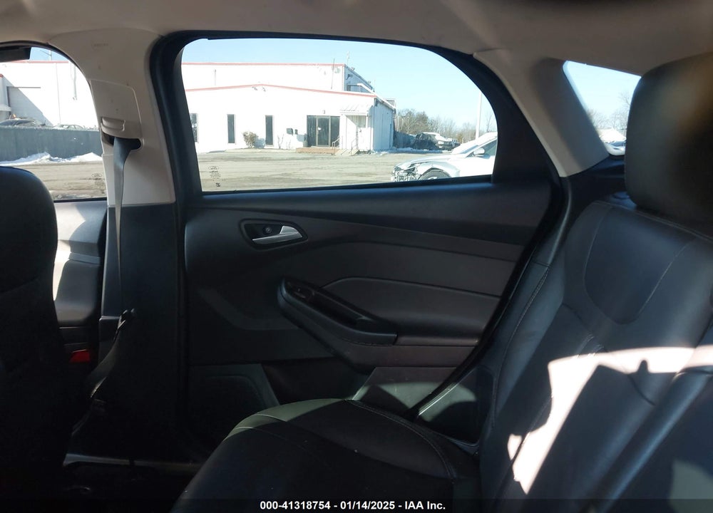 2014 FORD FOCUS VIN: 1FADP3K27EL188928