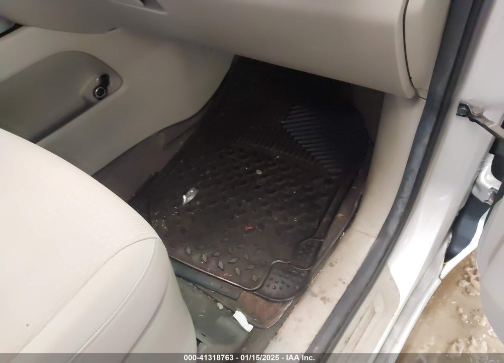 2016 KIA SEDONA LX VIN: KNDMB5C15G6178068