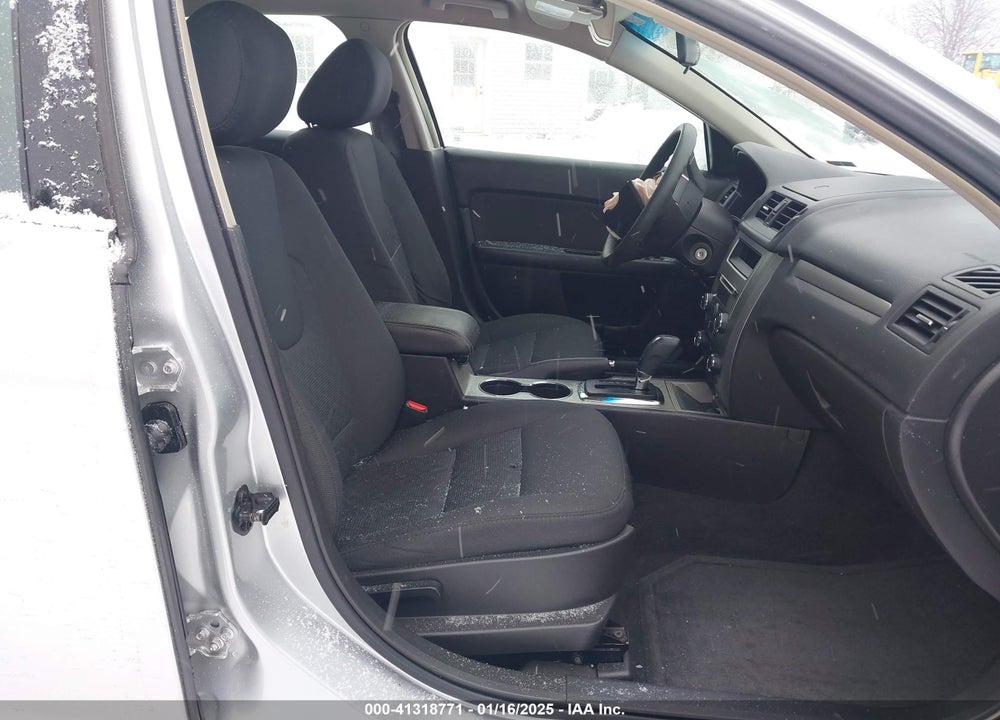 2011 FORD FUSION VIN: 3FAHP0HA3BR311958