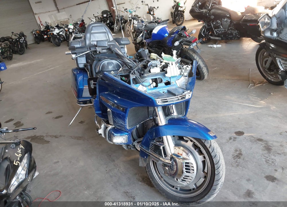1992 HONDA GL1500 A VIN: 1HFSC221XNA400074