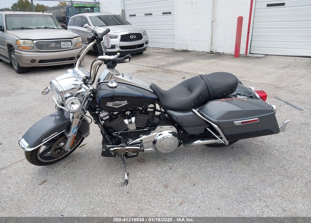 2022 HARLEY-DAVIDSON FLHR VIN: 1HD1FBC11NB653725