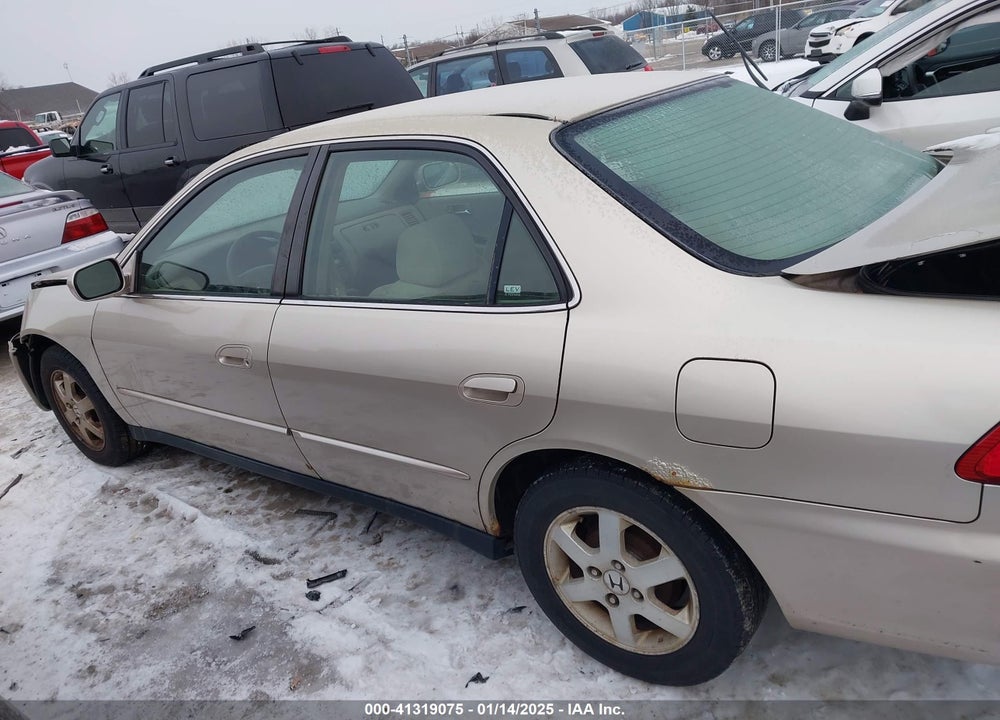 2000 HONDA ACCORD SDN VIN: JHMCG5676YC042093