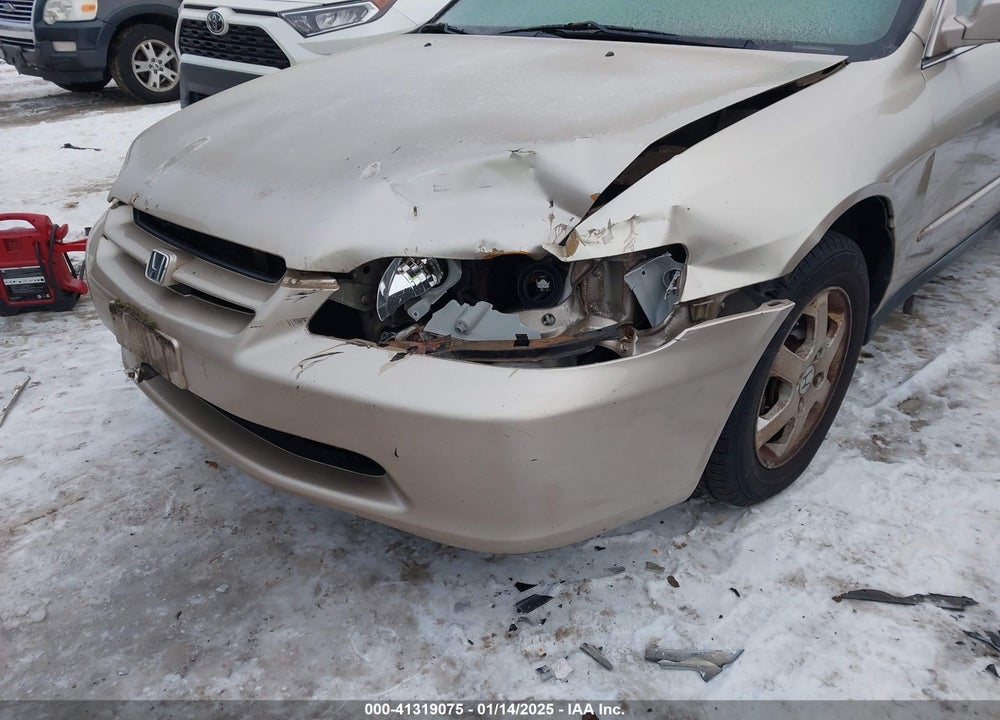 2000 HONDA ACCORD SDN VIN: JHMCG5676YC042093
