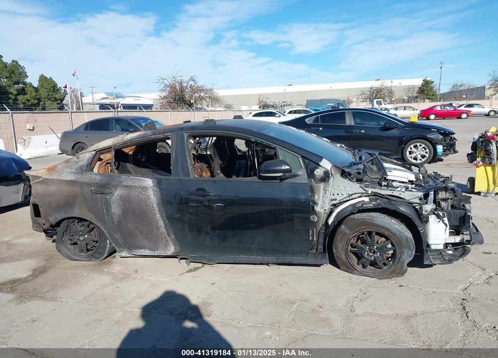 2022 TOYOTA PRIUS VIN: JTDKAMFU0N3161123