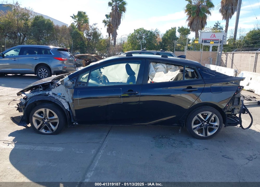 2022 TOYOTA PRIUS VIN: JTDKAMFU1N3161065