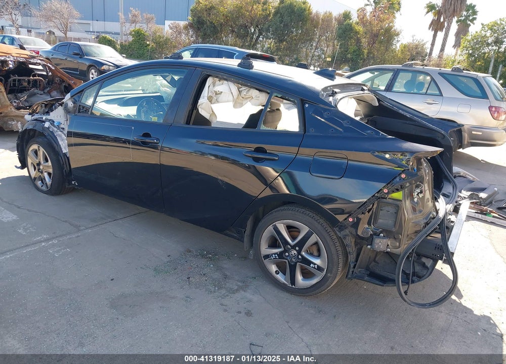 2022 TOYOTA PRIUS VIN: JTDKAMFU1N3161065