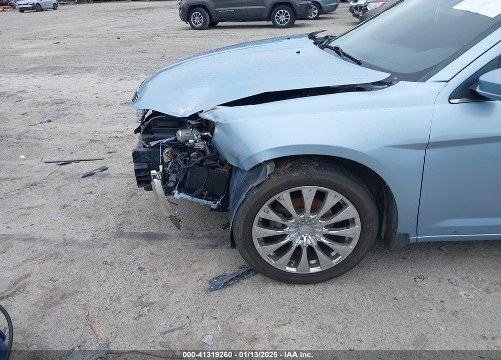 2013 CHRYSLER 200 VIN: 1C3CCBBB4DN573530