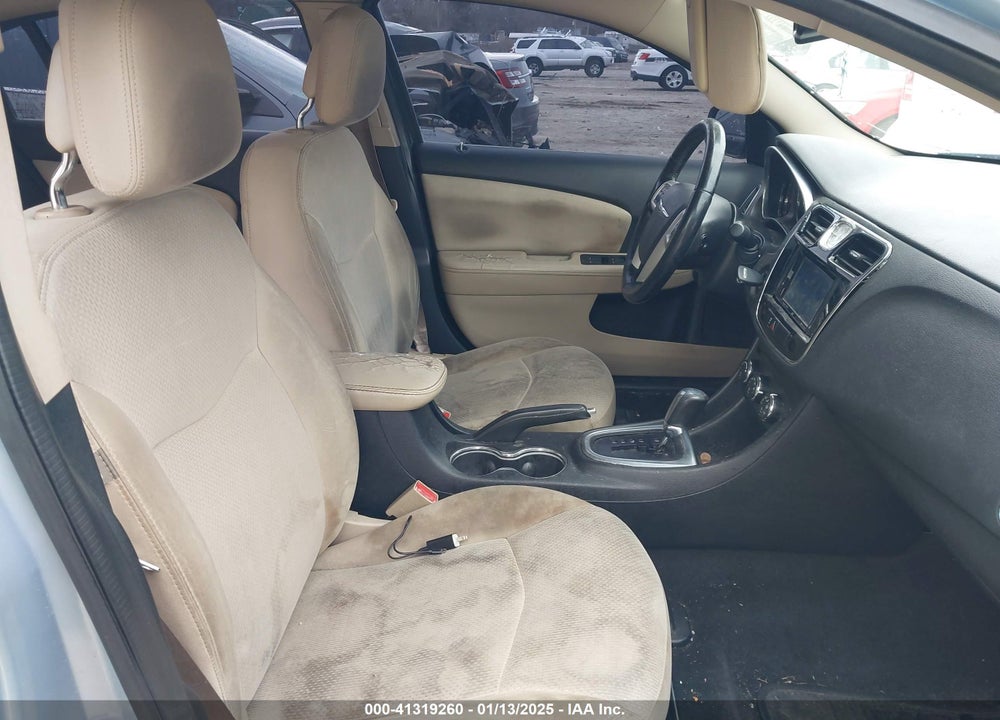 2013 CHRYSLER 200 VIN: 1C3CCBBB4DN573530