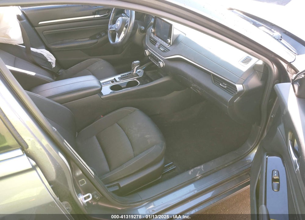 2021 NISSAN ALTIMA SV FWD VIN: 1N4BL4DV3MN304547