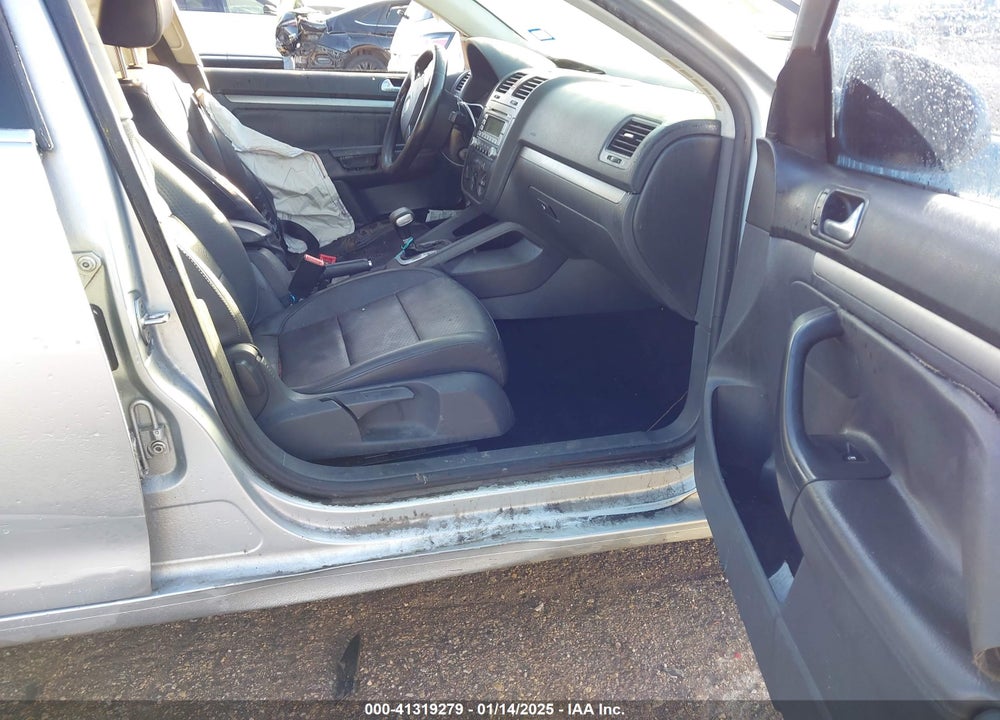 2008 VOLKSWAGEN JETTA VIN: 3VWRM71K78M158314