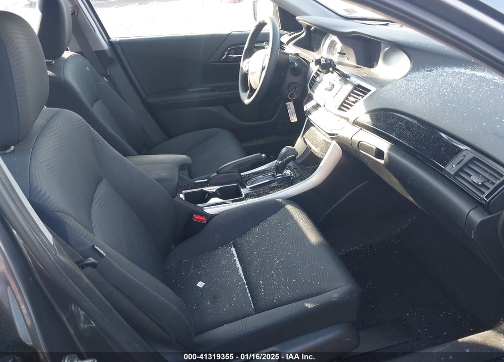 2016 HONDA ACCORD VIN: 1HGCR2F42GA006820