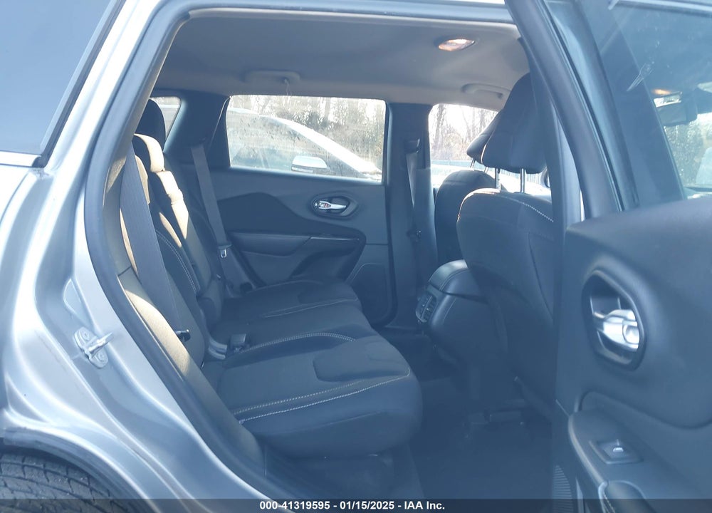 2015 JEEP CHEROKEE LATITUDE VIN: 1C4PJLCB9FW683705