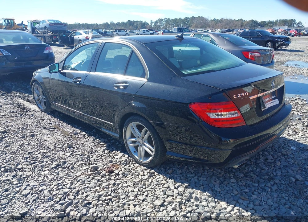 2013 MERCEDES-BENZ C 250 LUXURY/SPORT VIN: WDDGF4HBXDA763238