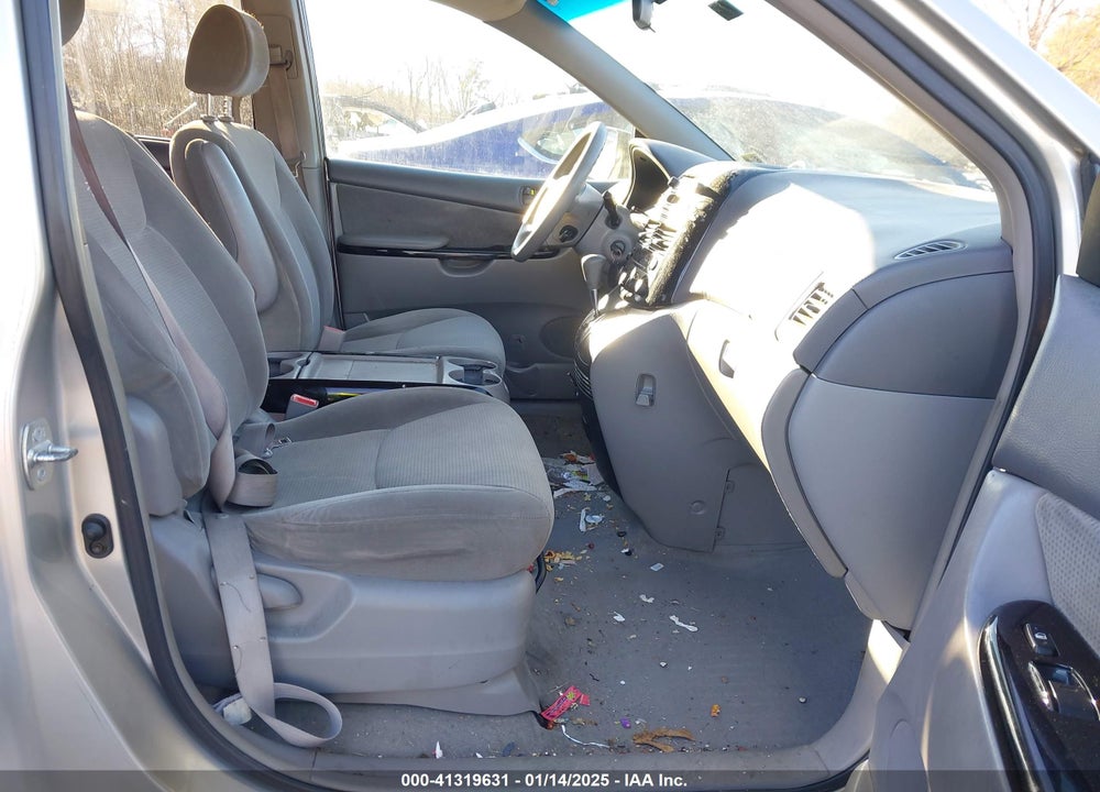 2004 TOYOTA SIENNA LE VIN: 5TDZA23C54S163414