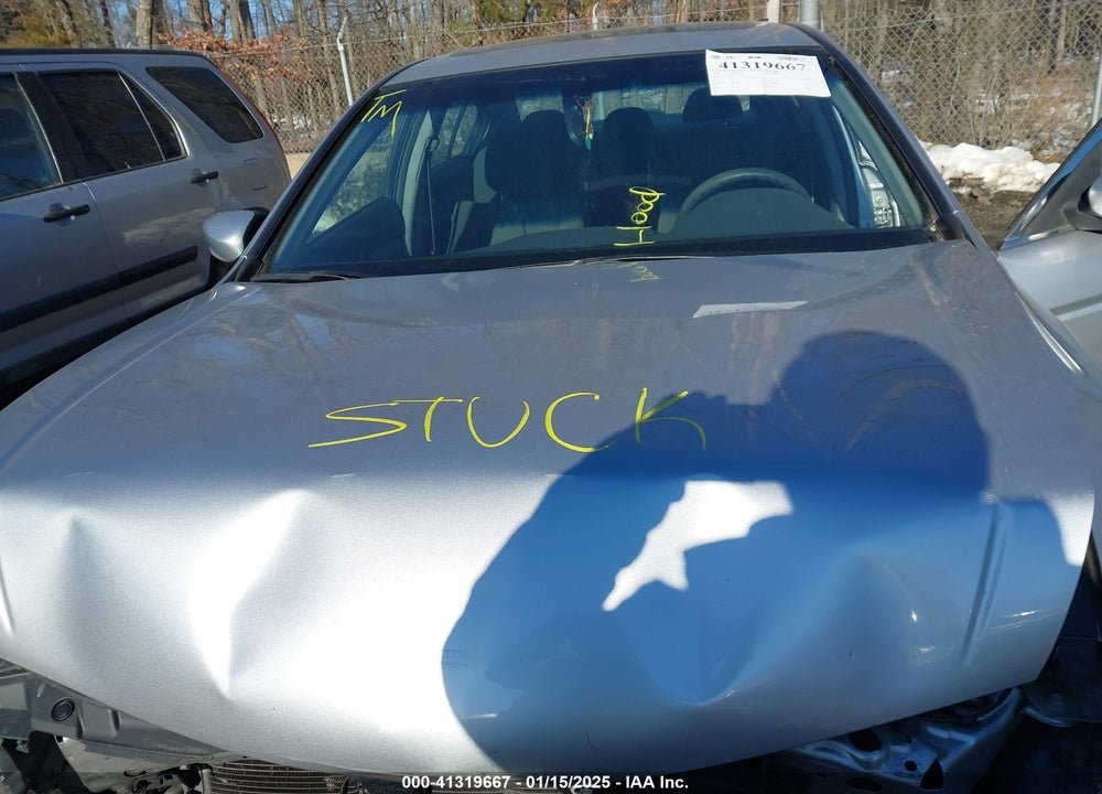 2010 HONDA ACCORD VIN: 1HGCP3F76AA010723