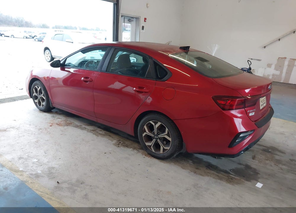 2019 KIA FORTE LXS VIN: 3KPF24AD8KE032881
