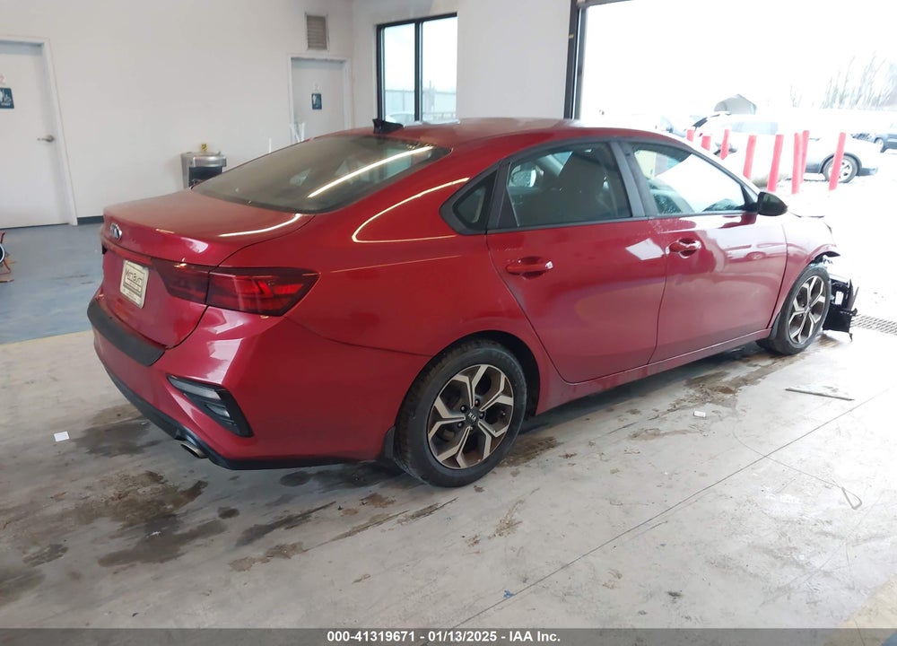 2019 KIA FORTE LXS VIN: 3KPF24AD8KE032881