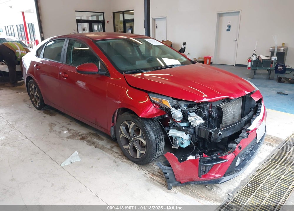 2019 KIA FORTE LXS VIN: 3KPF24AD8KE032881