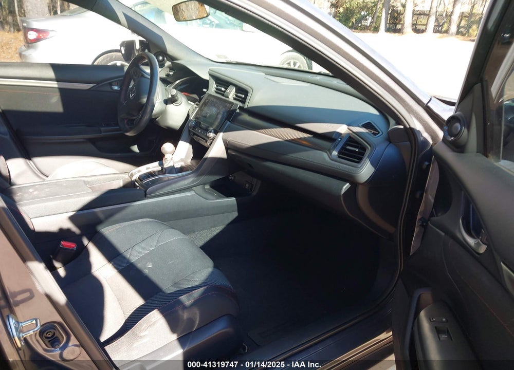 2018 HONDA CIVIC VIN: 2HGFC1E54JH709024