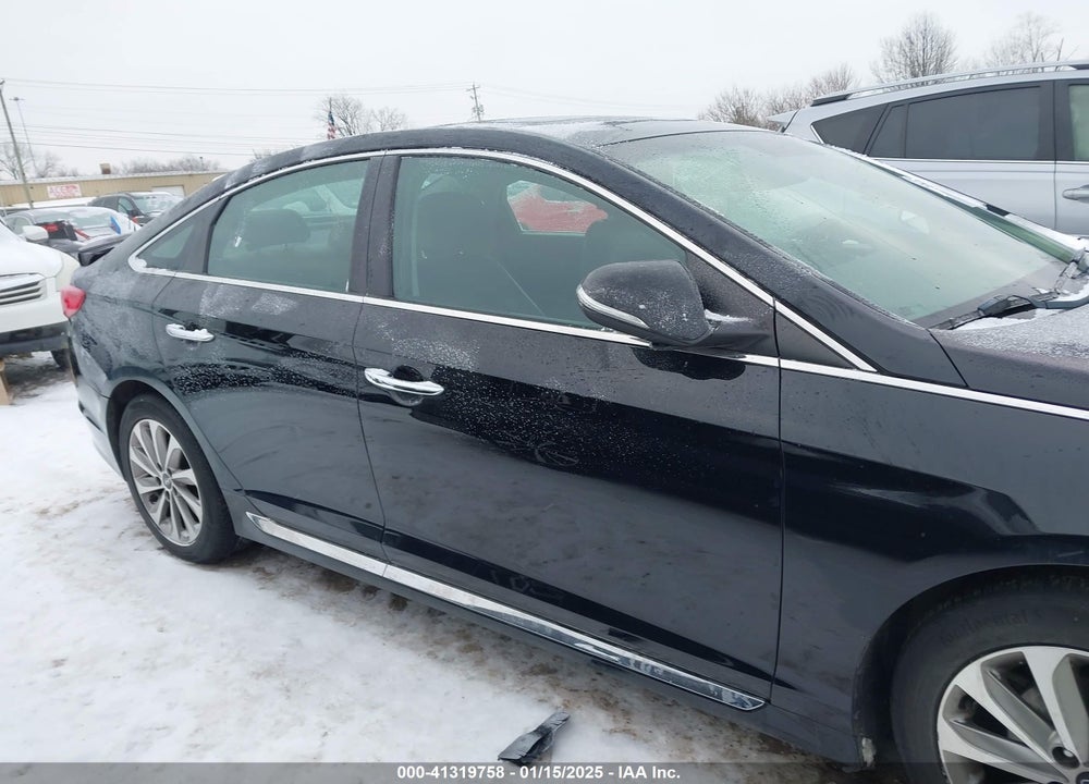 2017 HYUNDAI SONATA VIN: 5NPE34AF5HH586104