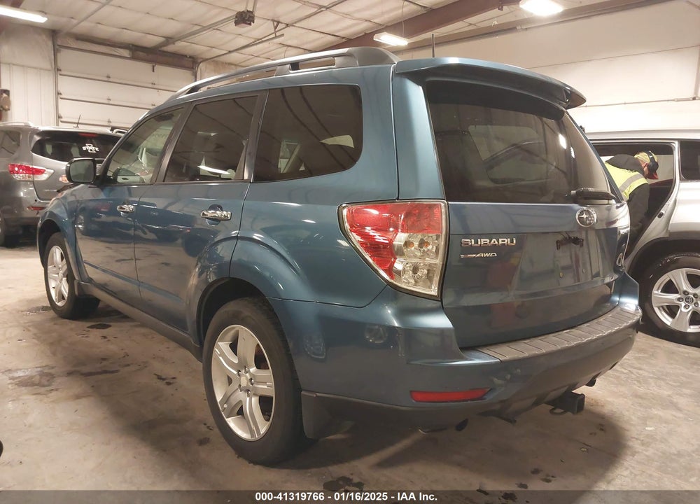 2010 SUBARU FORESTER 2.5X PREMIUM VIN: JF2SH6CC7AG901001