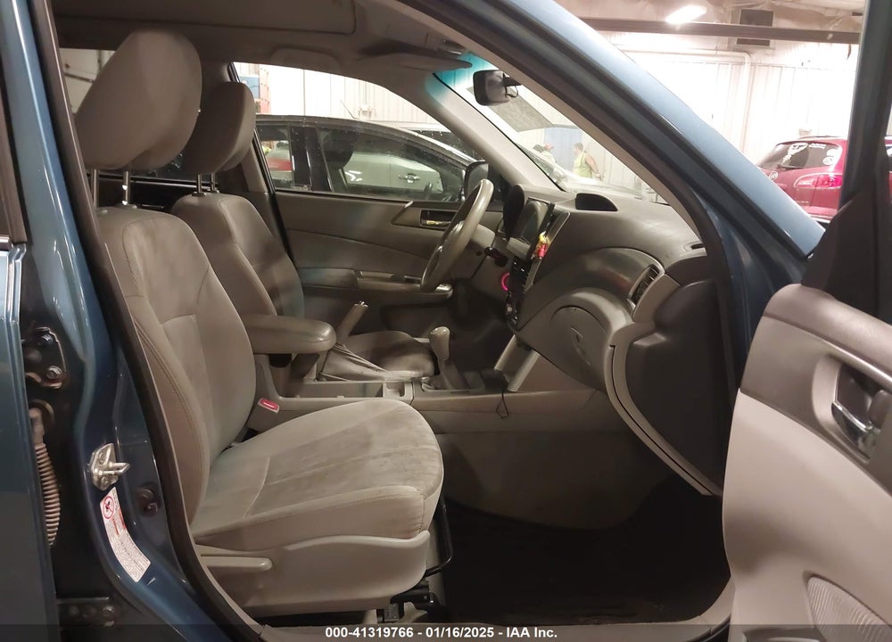 2010 SUBARU FORESTER 2.5X PREMIUM VIN: JF2SH6CC7AG901001
