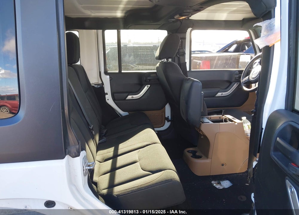 2016 JEEP WRANGLER UNLIMITED SAHARA VIN: 1C4HJWEG6GL138191