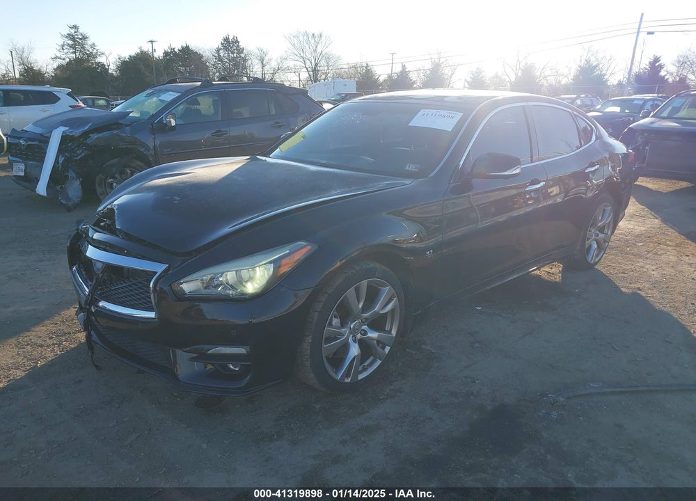 2017 INFINITI Q70 VIN: JN1BY1AP4HM740032