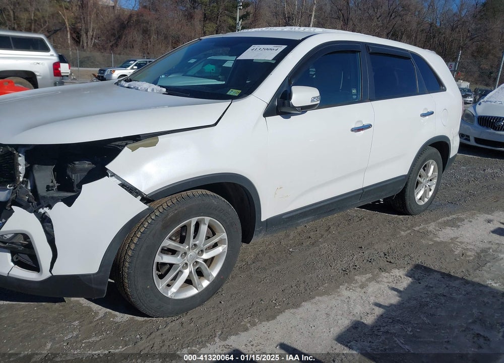 2014 KIA SORENTO VIN: 5XYKT3A62EG485988
