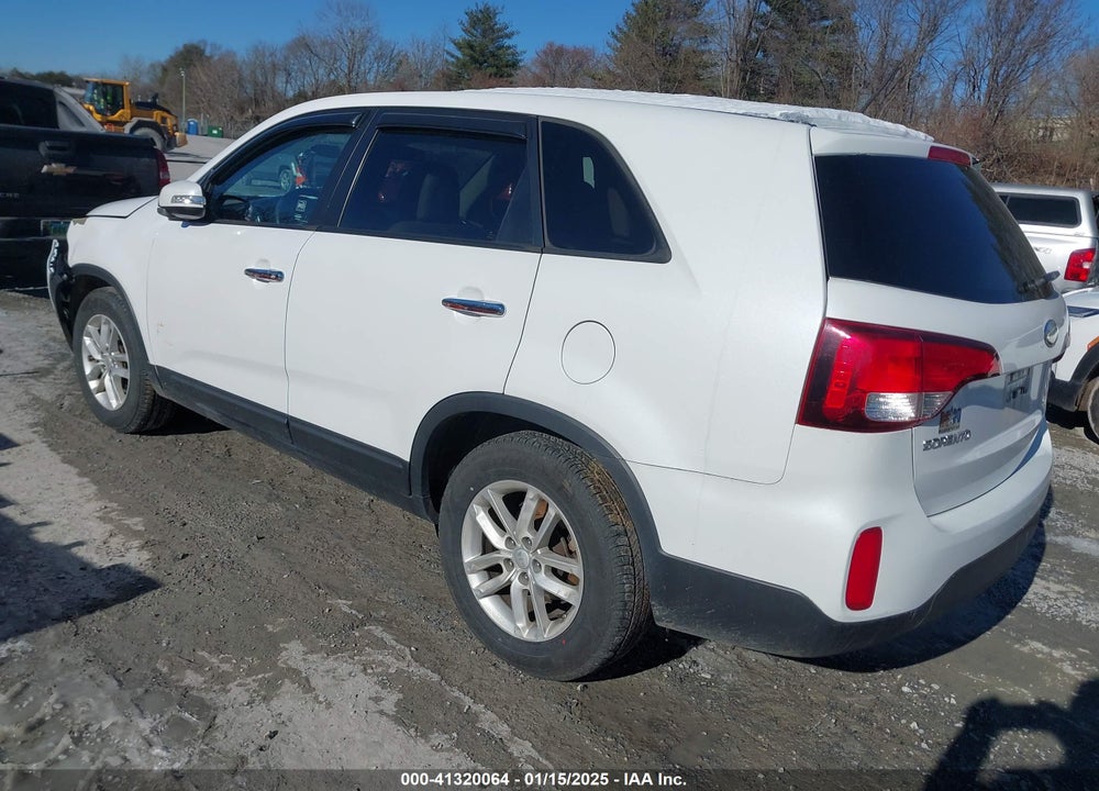 2014 KIA SORENTO VIN: 5XYKT3A62EG485988