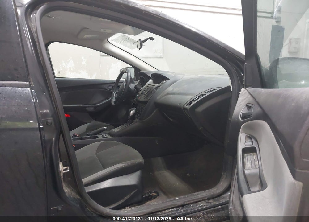 2014 FORD FOCUS VIN: 1FADP3E24EL382957