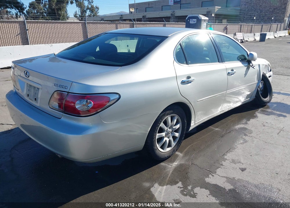 2002 LEXUS ES 300 VIN: JTHBF30G225007414