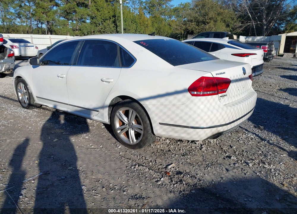 2015 VOLKSWAGEN PASSAT VIN: 1VWBS7A31FC008312