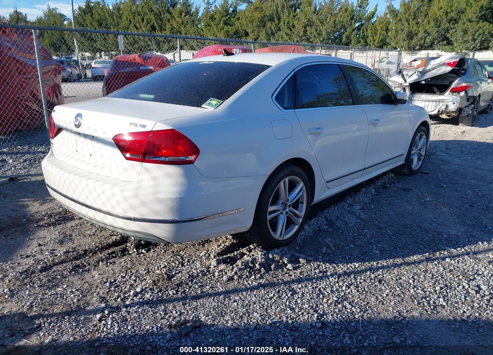 2015 VOLKSWAGEN PASSAT VIN: 1VWBS7A31FC008312