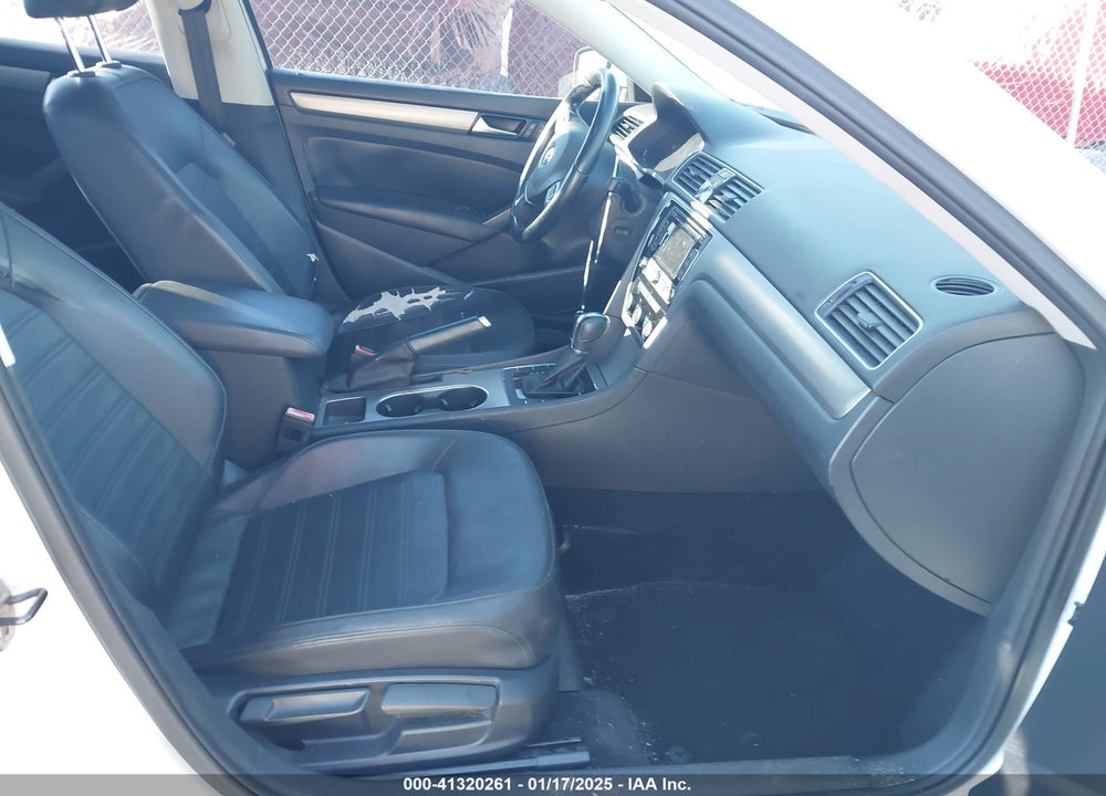 2015 VOLKSWAGEN PASSAT VIN: 1VWBS7A31FC008312