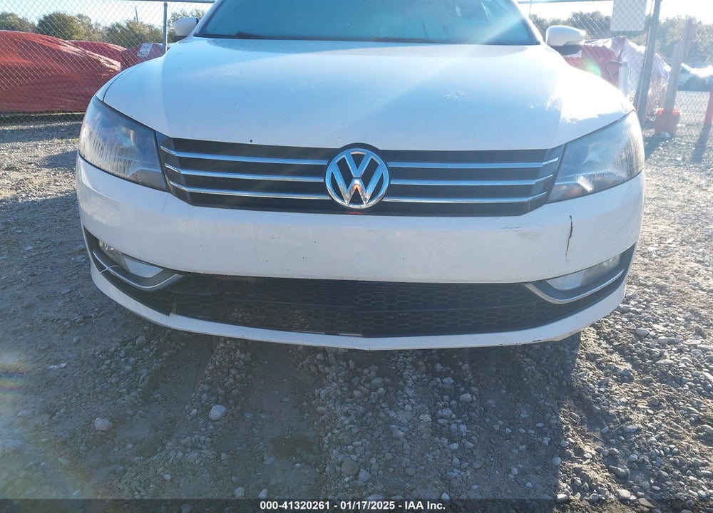 2015 VOLKSWAGEN PASSAT VIN: 1VWBS7A31FC008312