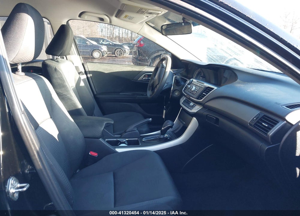2015 HONDA ACCORD LX VIN: 1HGCR2F30FA073275