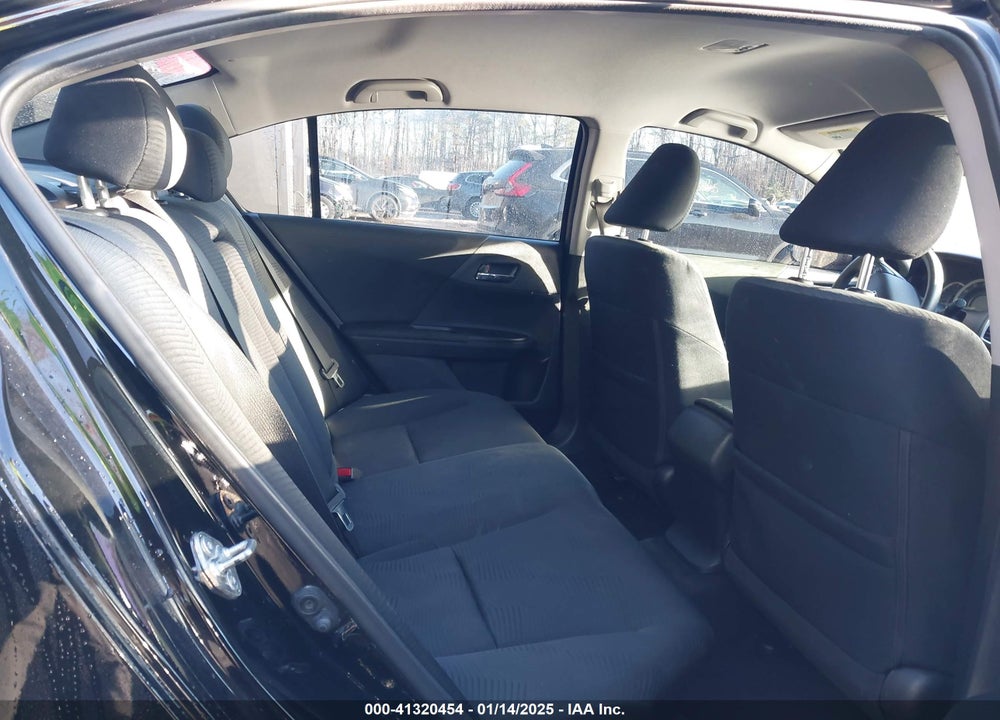 2015 HONDA ACCORD LX VIN: 1HGCR2F30FA073275