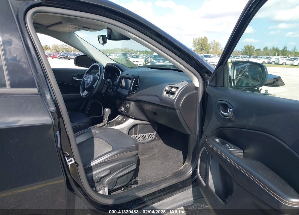 2019 JEEP COMPASS LATITUDE FWD VIN: 3C4NJCBB7KT699314