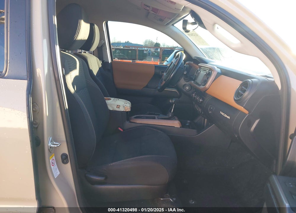 2019 TOYOTA TACOMA VIN: 3TMCZ5AN5KM197841