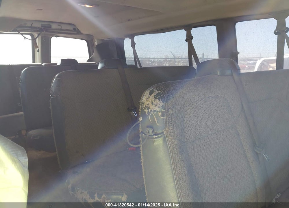 2020 CHEVROLET EXPRESS PASSENGER RWD 3500 EXTENDED WHEELBASE LT VIN: 1GAZGPFG6L1191611